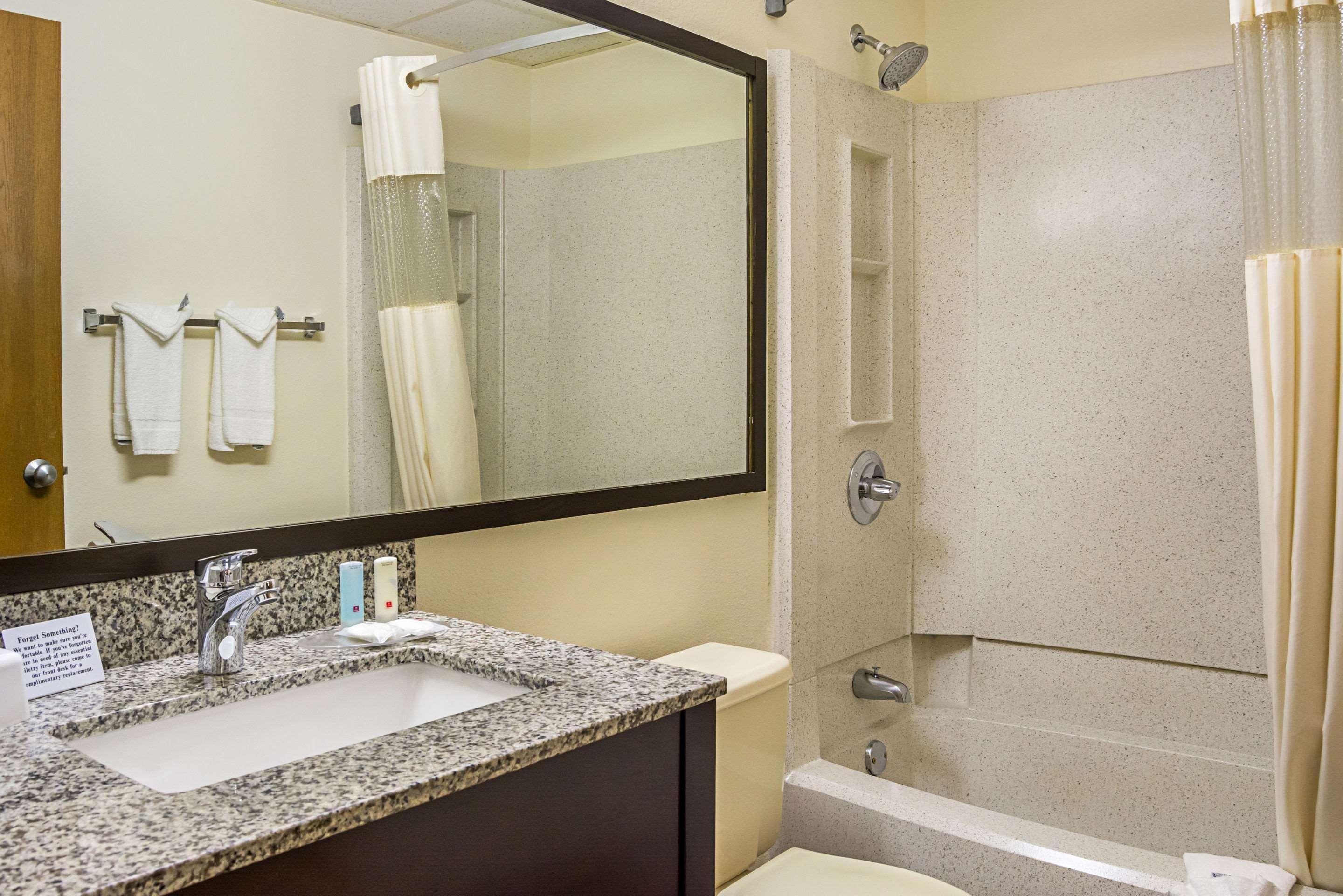 Quality Inn & Suites Clackamas - Portland Exteriér fotografie